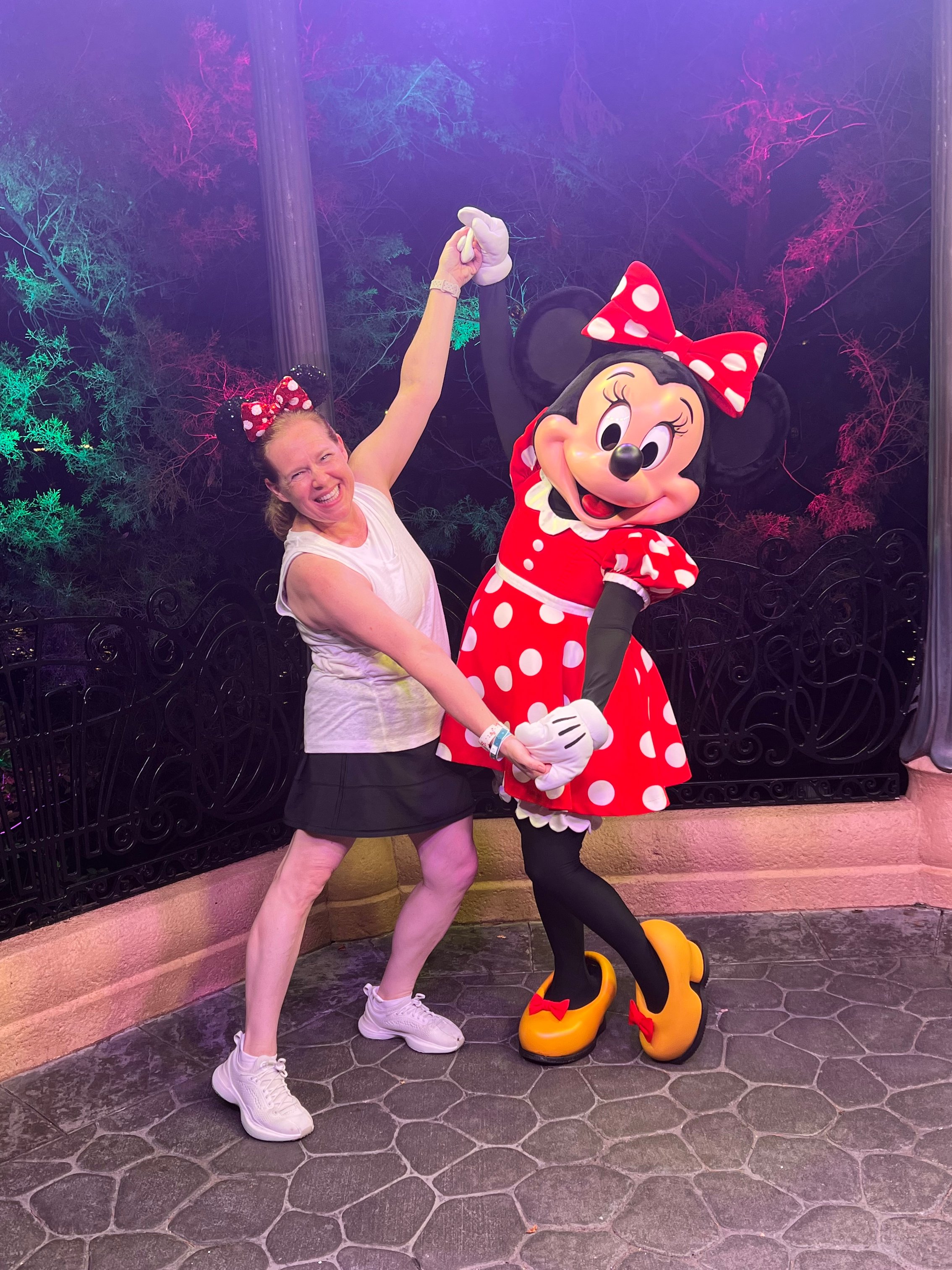 Jennifer dancing with Minnie Mouse