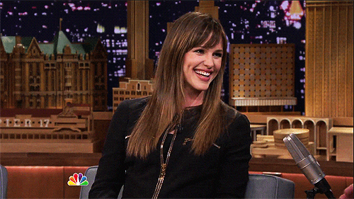 Gif of Jennifer Garner pointing to her head as if she's using her brain.